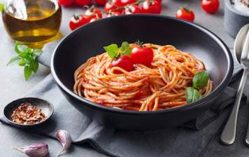 Fresh spaghetti with tomato...