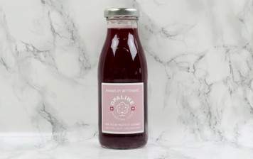 Apple and beetroot juice