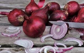 Organic red onions