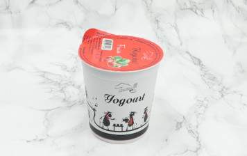 Strawberry yogurt from Moléson