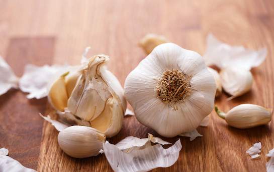 Organic garlic head