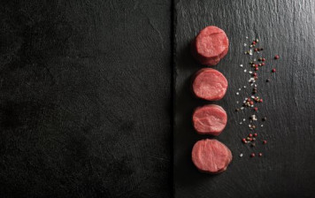 Beef medallions with pepper