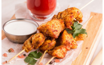 2 x brochettes poulet curry sésame